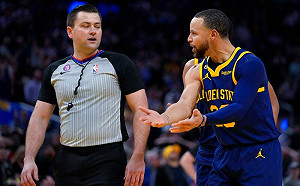 柯瑞扔牙套遭驅逐　勇士準絕殺灰熊