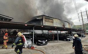 五股廠房傳火警 58車157人急灌救