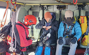 能高山連2起登山事故 空勤支援吊掛下山