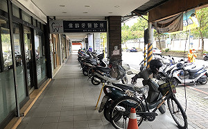 新北捷運三民高中站周邊2/1起實施機車退出騎樓 