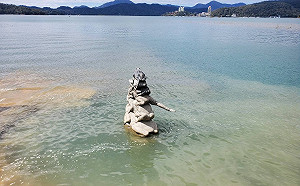 日月潭「九蛙疊像」7蛙露出水面！台電曝水情：目前供水無虞