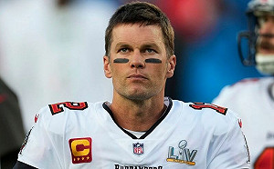 (影)Tom Brady正式宣佈告別美式足球