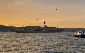 俄烏戰後「絕跡」1年！美驅逐艦現身博斯普魯斯海峽 創「最接近」黑海紀錄