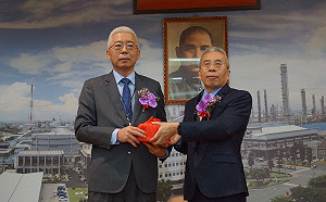 接中油石化事業部執行長 黃三泰承諾四安基礎、創公司最大利益