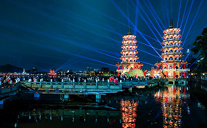 高雄蓮潭燈會閉幕  逾200萬人潮創造30億觀光效益