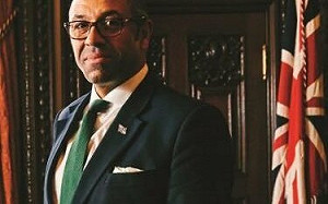 獨裁者只認實力 英國外長：實現和平的最快途徑是幫助受侵略者武裝抵禦