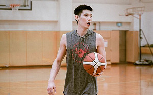 鋼鐵人林書豪自主訓練　秀強壯手臂