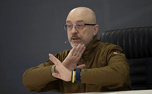 美國的下馬威? 拒絕執政黨要他下台 烏國防長 : 我只聽總統的話！