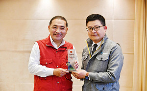 新北淡海輕軌「光之所向」光影列車秀獲年度傑出Campaign獎 - 銀獎