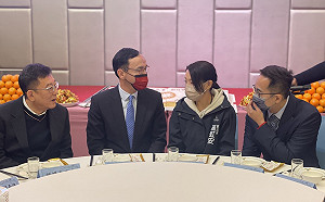 高虹安現身藍營「藍白合」 朱立倫：團結非綠一起打拚