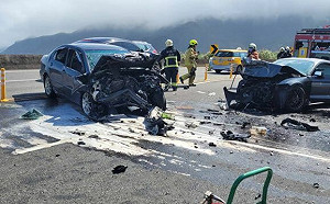 濱海公路2車正面對撞！慘釀1死4傷