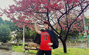 打造板橋第一櫻花秘徑  美女議員劉美芳變身《灌籃高手》櫻木花道