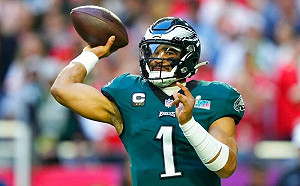 Hurts兩次達陣　助老鷹24:14領先