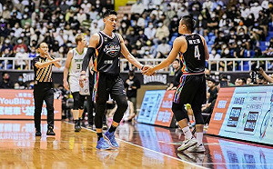 林書豪首戰狂演出！連周杰倫也關注