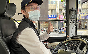 新北職訓中心助楊廷尉中年轉職「黑皮ㄟ運將」 