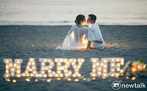 黃偉哲請月老神助攻告白   台南許山盟海誓愛情長久