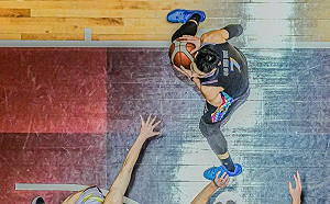 英雄！一張照片看出林書豪過人之處