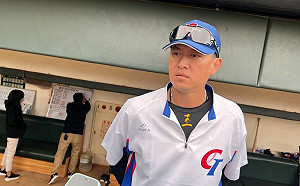 餵球熱投70球 王建民笑說全身痛