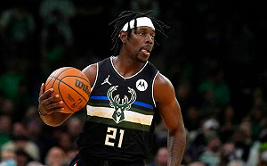 公鹿三巨頭聯手轟92分　狂掃11連勝