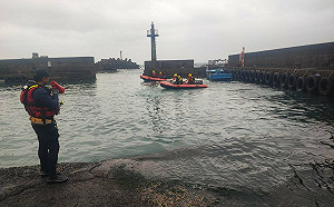 乘風破浪即刻救援 新北秀峰水域救援專隊訓練