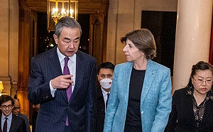 中國瞎扯法外長｢堅定支持一中｣ 法官方文稿根本隻字未提還關切人權