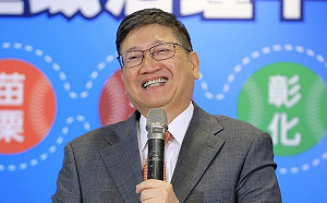 新竹縣長楊文科涉貪深夜訊後50萬交保 縣府遭搜索傳與天坑案有關