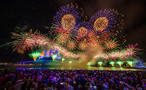 迪士尼煙火點亮夜空！4/13澎湖花火節加碼場搶先試放