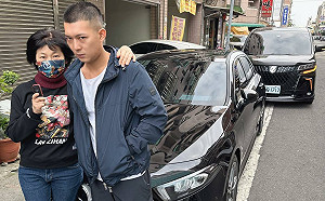 鳳梨買豪車孝敬媽媽  提醒：用路人要小心！原因曝網笑翻