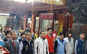 侯友宜太平宮參拜 為新北祈福 