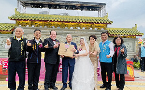 「幸福三重，愛在先嗇宮」 新北見證101對珍珠婚的永恆時刻