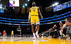 詹皇19次明星賽出場！史上第一人