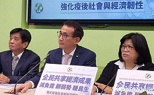 郭台銘嗆缺蛋又貴 鄭運鵬酸：畜牧業不是iPhone生產線