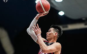 干擾林書豪罰球動作「尺度過大」惹議！梓梓道歉了