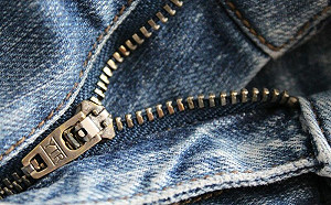 女大生拉鍊沒拉！男童1舉動超暖心