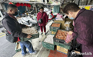 現場直擊》全民慌雞蛋  蛋販：不要搶很大 大家通通都有蛋