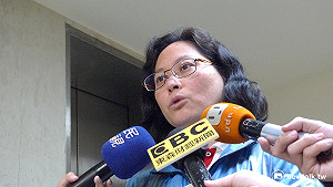 沒出勤記錄、先刷退再加班？工會批金融業長期違法