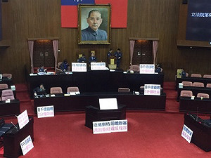 藍杯葛院會　蘇嘉全：勿霸占主席台、 否則永無寧日