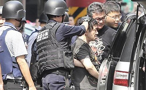 警匪槍戰駁火對峙３小時　天道盟太陽會劉邦誠棄械投降