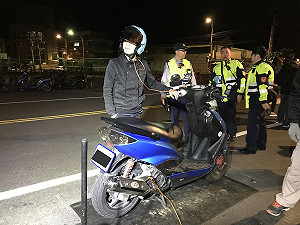 新北新法上路 加嚴取締排氣管改裝車