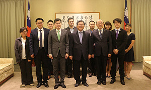 韓國總統大選　綠組觀選團陳明文領軍