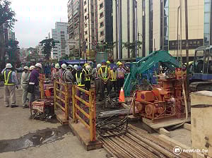 太扯了！大挖洞機卡在地底無解 台電向日本求助