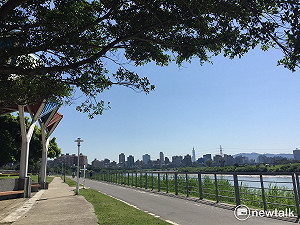 全台晴朗炎熱、大台北飆36度高溫℃! 中午留意紫外線、午後防雷雨
