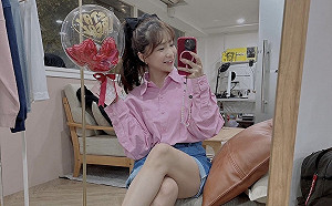 曬男友視角！貝莉莓朝鏡頭甜美一笑  網呼：我莓了