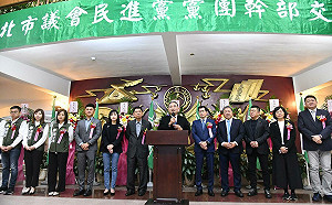 民進黨新北議會黨團交接嗆侯友宜 國民黨團反轟：喪失高度