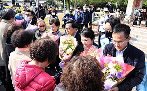 出席二二八活動 陳水扁稱盧秀燕「未來可更上一層樓」