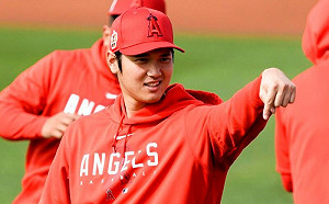 球來就打！大谷熱身賽猛敲三壘打