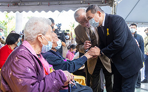 二二八紀念日76週年 侯友宜獻花致意提三平三安 