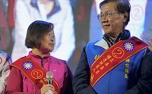 藍營大咖齊現身造勢晚會 林明溱夫人陳麗珠哽咽盼鄉親還公道