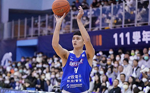 轟32分打爆老東家　政大36連勝喊卡