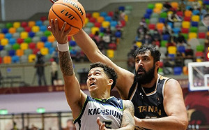 史上首位女主帥帶兵　獵鷹迎四連勝